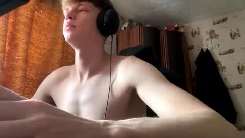 Snapshot of shyredstar chatting on 12.15.25 Tom and Betty online show from 12.15.25