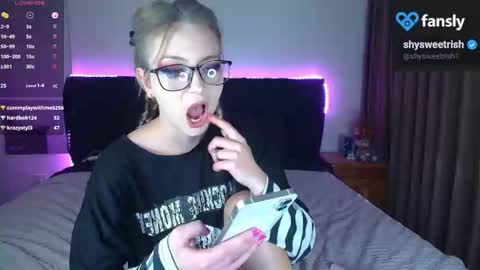Snapshot of shysweetrish chatting on 03.06.25 shysweetrish online show from 03.06.25