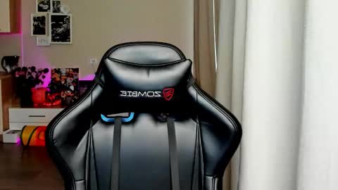 Snapshot of sia0610 chatting on 10.24.25 SIA online show from 10.24.25