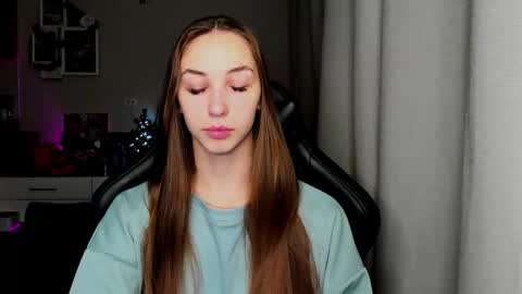 Snapshot of sia0610 chatting on 01.06.26 SIA online show from 01.06.26