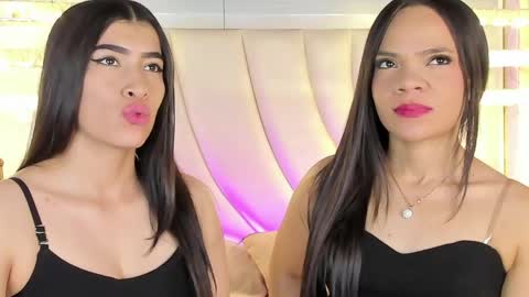 Siara and Zoe tattoo online show from 04.09.26