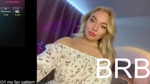 Snapshot of siberian_girl_ chatting on 04.24.26 Eva online show from 04.24.26