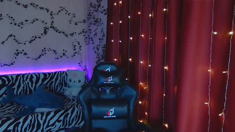 Snapshot of sidny_blush chatting on 02.07.25 Sidny online show from 02.07.25
