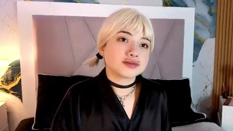 Snapshot of sienna_desiree chatting on 06.21.26 Sienna Desieree online show from 06.21.26