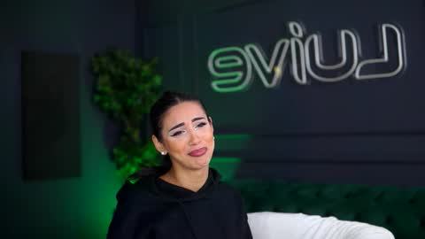 Sienna online show from 10.11.25