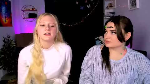 Snapshot of sierra_funny chatting on 12.05.25 sierra_funny online show from 12.05.25