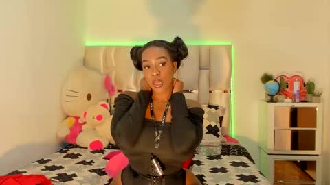 Snapshot of sierra_violet chatting on 12.16.24 sierra_violet online show from 12.16.24