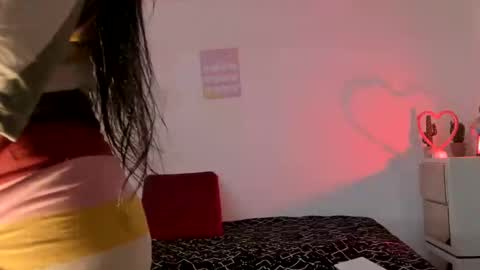 Snapshot of sierra_violet chatting on 02.18.25 sierra_violet online show from 02.18.25