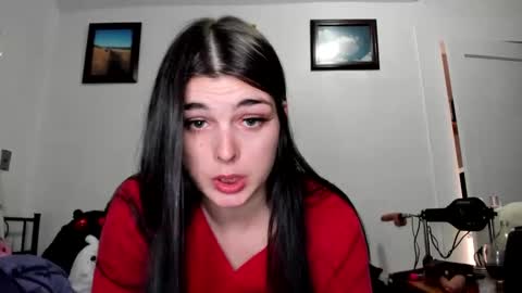 Snapshot of sierrasquirter chatting on 12.31.24 Sierra online show from 12.31.24