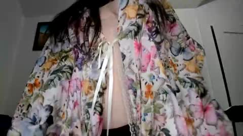 Snapshot of sierrasquirter chatting on 01.10.25 Sierra online show from 01.10.25