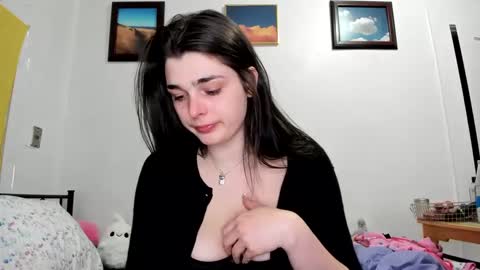 Snapshot of sierrasquirter chatting on 02.27.25 Sierra online show from 02.27.25