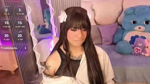 Siiam Tay online show from 10.19.25