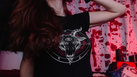 Snapshot of silentmary chatting on 10.28.25 Allmylinkssilentmary666 online show from 10.28.25