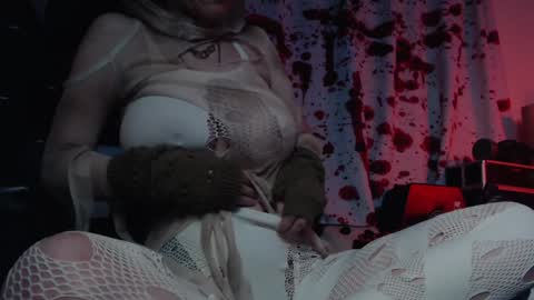 Snapshot of silentmary chatting on 10.31.25 Allmylinkssilentmary666 online show from 10.31.25