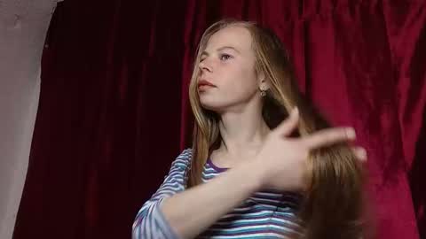 JULIANA online show from 04.05.26