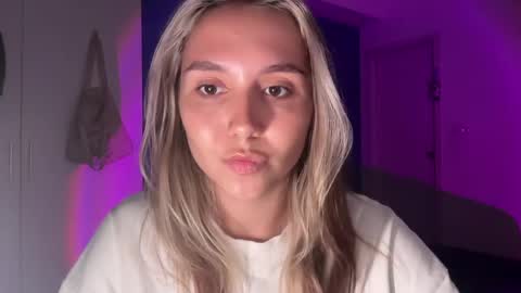 You fav Miss Si online show from 03.28.26