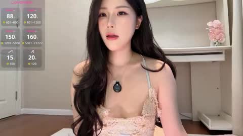 Snapshot of sililis chatting on 05.21.26 sililis online show from 05.21.26