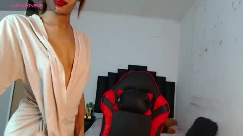 Snapshot of silky_indian69 chatting on 10.04.25  Niki  online show from 10.04.25