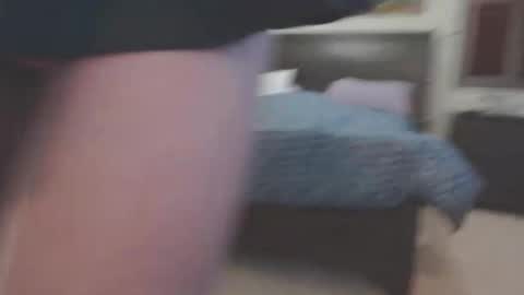 Snapshot of silkylvr chatting on 12.21.25 Silkylvr Crossdresser online show from 12.21.25