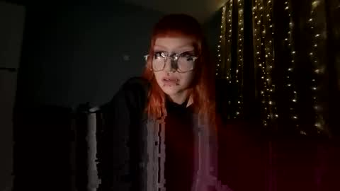 Snapshot of silly_soul chatting on 03.14.26 Mia online show from 03.14.26