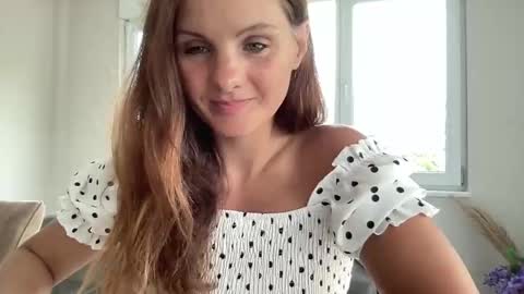 Snapshot of silver_miley chatting on 09.30.25 silver_miley online show from 09.30.25