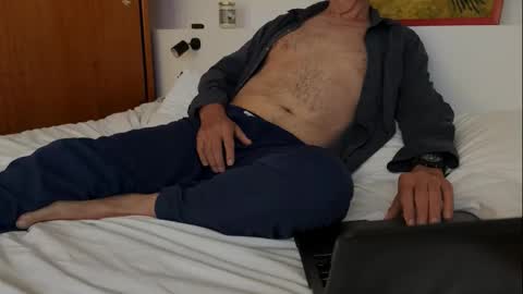 Snapshot of silver_voyager chatting on 12.15.25 Sir Stephen online show from 12.15.25