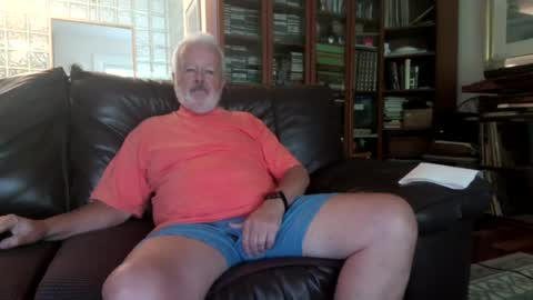 Snapshot of silverdaddy_1955 chatting on 07.27.26 Daddy Bear online show from 07.27.26