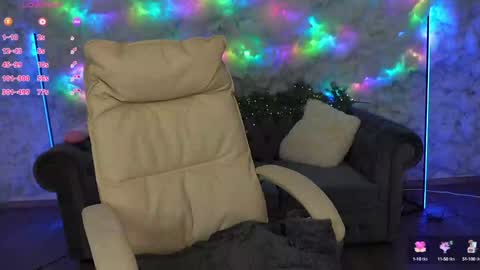 Snapshot of silverrmoon chatting on 01.20.25 Kristina Kris online show from 01.20.25