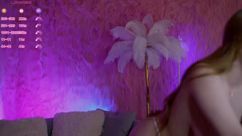 Snapshot of silverrmoon chatting on 01.28.25 Kristina Kris online show from 01.28.25
