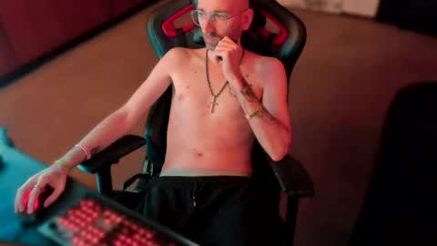 Snapshot of simbell chatting on 03.26.26 simbell online show from 03.26.26