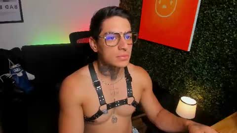 Snapshot of simon_cortes chatting on 07.20.26 Simon Cortes online show from 07.20.26