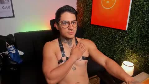 Snapshot of simon_cortes chatting on 07.21.26 Simon Cortes online show from 07.21.26