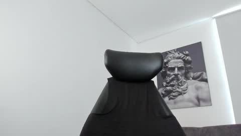 simon_leon01 online show from 10.02.25