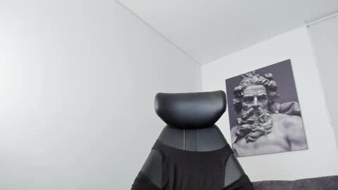 simon_leon01 online show from 10.10.25