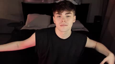 Snapshot of simonwnl chatting on 12.04.24 Simon online show from 12.04.24