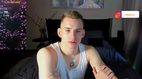 Snapshot of simonwnl chatting on 02.11.25 Simon online show from 02.11.25