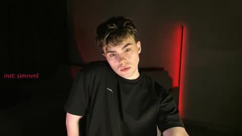 Snapshot of simonwnl chatting on 10.11.25 Simon online show from 10.11.25