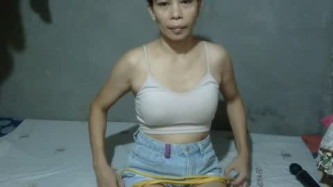 Snapshot of simply_me143 chatting on 06.19.26 mia online show from 06.19.26
