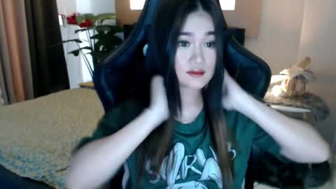 Snapshot of simplykhate chatting on 12.04.25 Adrianna Fowler online show from 12.04.25