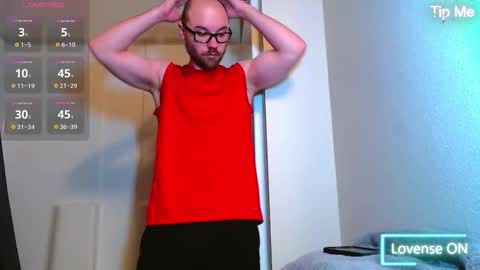 Snapshot of sin_lord chatting on 12.14.25 Husky Dad online show from 12.14.25