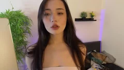 Snapshot of sindy_cet chatting on 07.20.26 Eva online show from 07.20.26