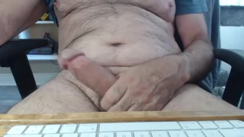 Snapshot of singlemaleca chatting on 10.04.25 SingleMaleCA online show from 10.04.25