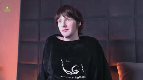 Snapshot of sinkisser chatting on 10.13.25 WARREN online show from 10.13.25