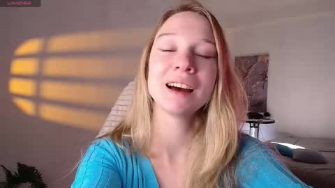 Snapshot of sinner_eve chatting on 06.03.26 Aurora online show from 06.03.26
