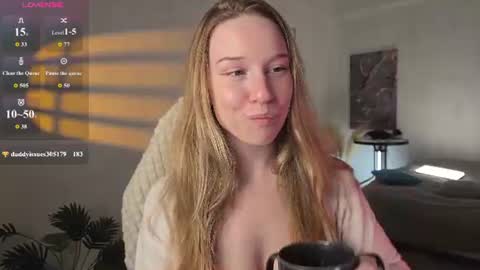 Snapshot of sinner_eve chatting on 06.13.26 Aurora online show from 06.13.26