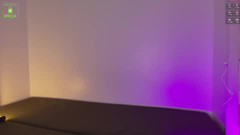 Snapshot of sinntouch chatting on 12.05.25 MARK online show from 12.05.25