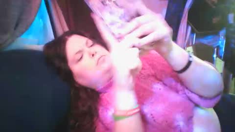 Snapshot of siofra chatting on 02.23.25 Siofra online show from 02.23.25