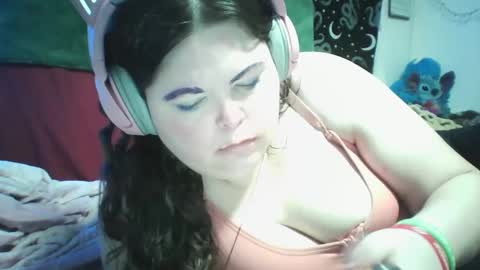 Snapshot of siofra chatting on 02.24.25 Siofra online show from 02.24.25