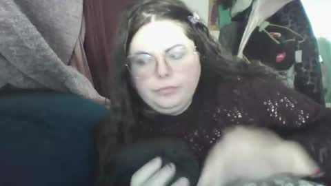 Snapshot of siofra chatting on 03.04.25 Siofra online show from 03.04.25