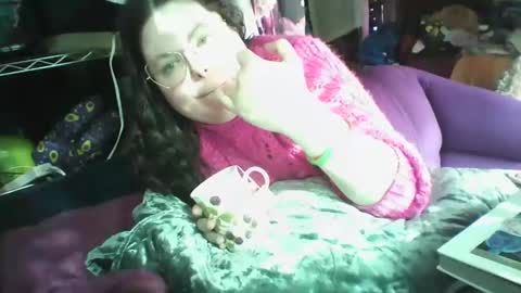 Snapshot of siofra chatting on 03.08.25 Siofra online show from 03.08.25